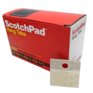 3M™ Perchas 1076 ScotchPad™. Se une a la gran mayoría de superficies de productos o embalajes para aplicaciones de exhibición en las tiendas.